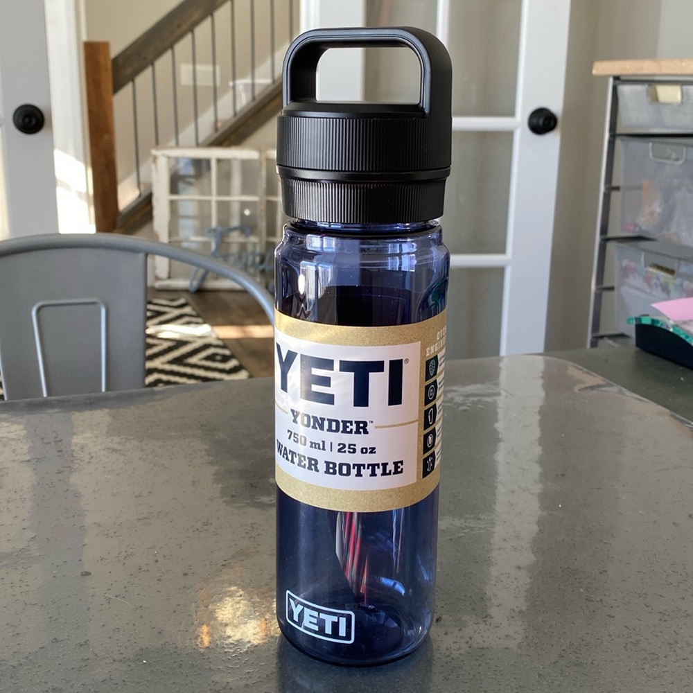 Yeti Yonder Clear Water Bottle - Navy - New